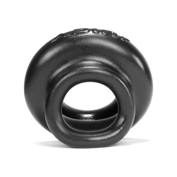 Anillo de gallo negro jugoso