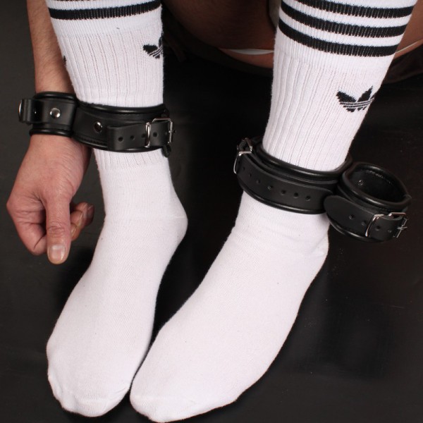 Ankle / Leather handcuffs