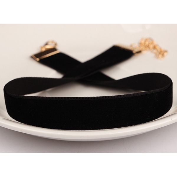 Black Velvet choker