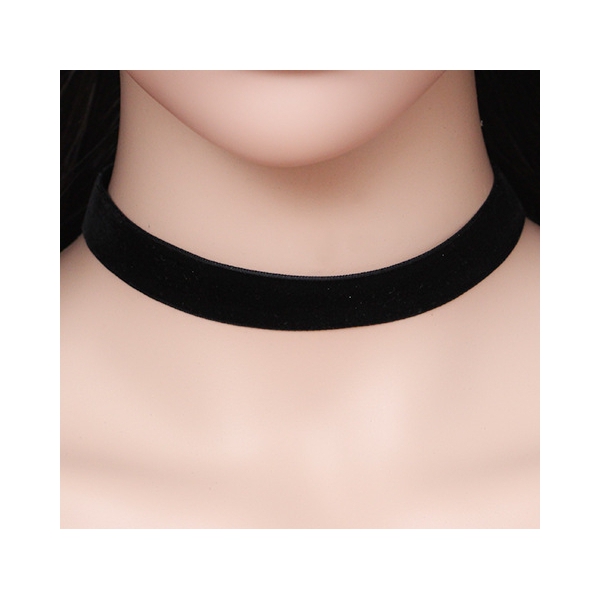 Black Velvet choker