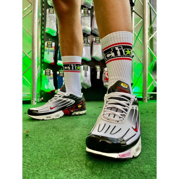 Sporty Addiction white socks with red trim