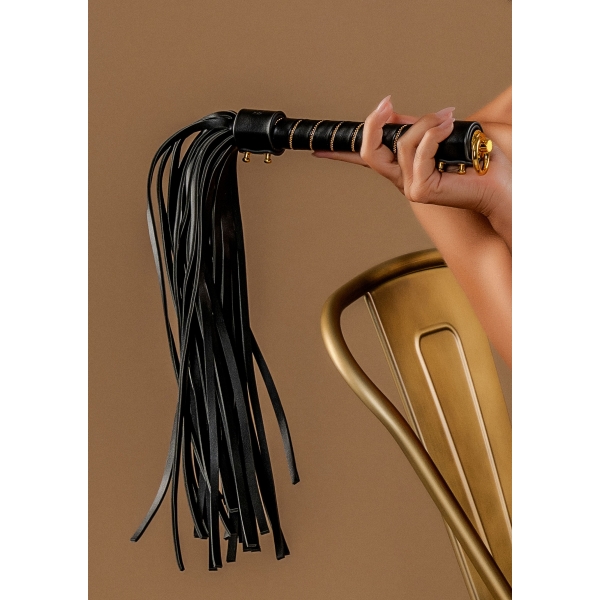 Studded Whip Martinet 55cm Schwarz