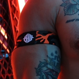 Neo Camo Black-Orange Neon armbands